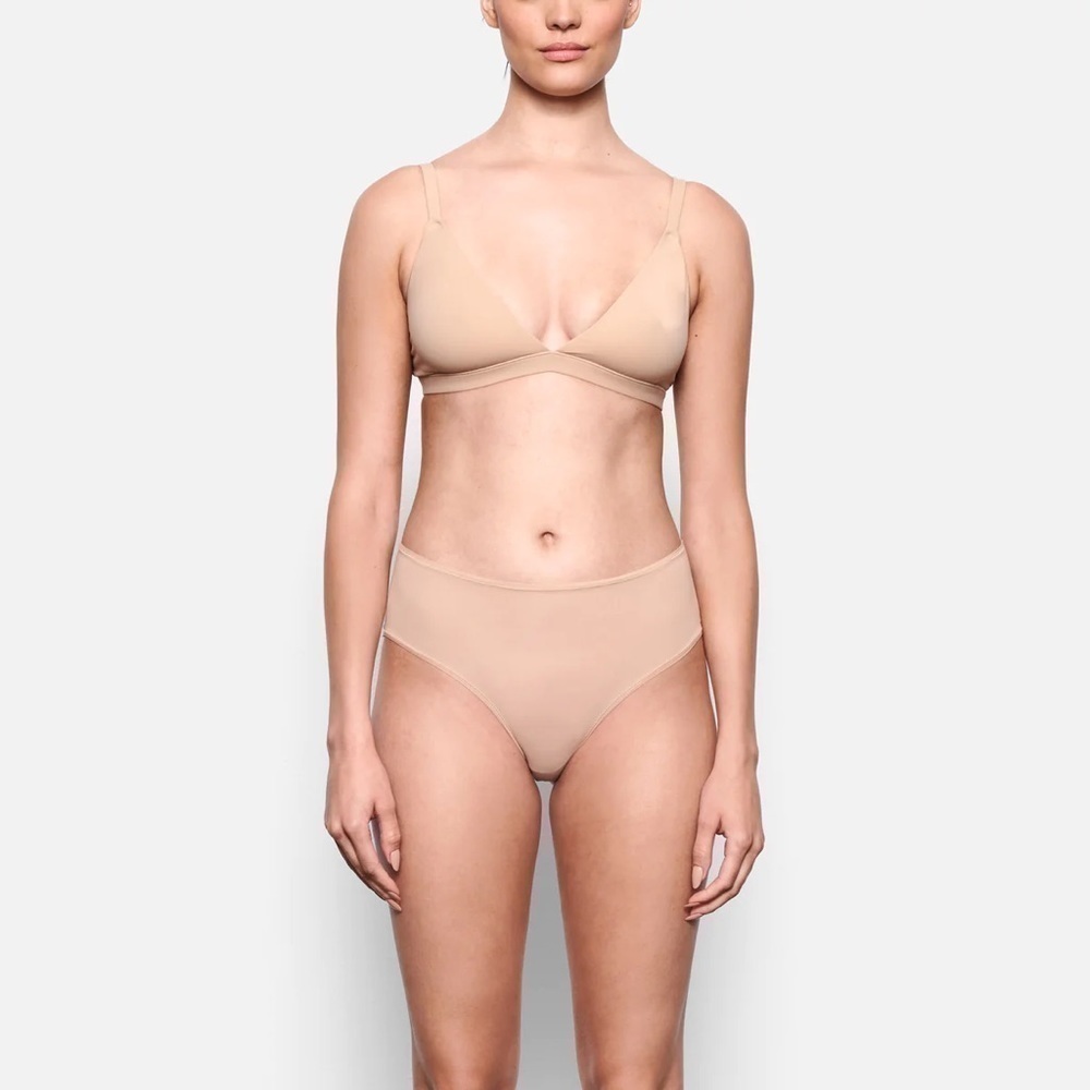 NWOT Skims Fits Everybody Full Brief XS